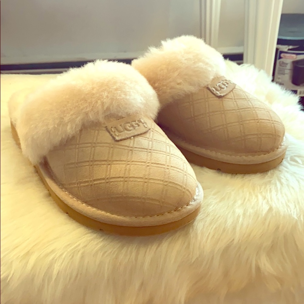 Tan uggs only worn twice